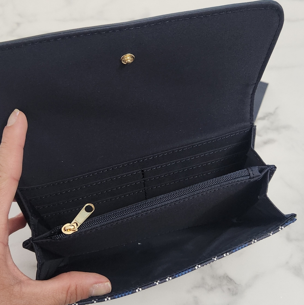 NWT Tommy Hilfiger Navy and Black Monogram Trifold Wallet - Picture 8 of 14